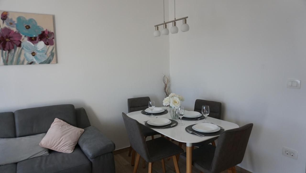Apartman Luka Pula Exterior foto