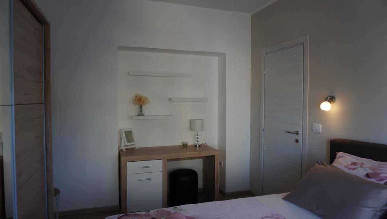 Apartman Luka Pula Exterior foto