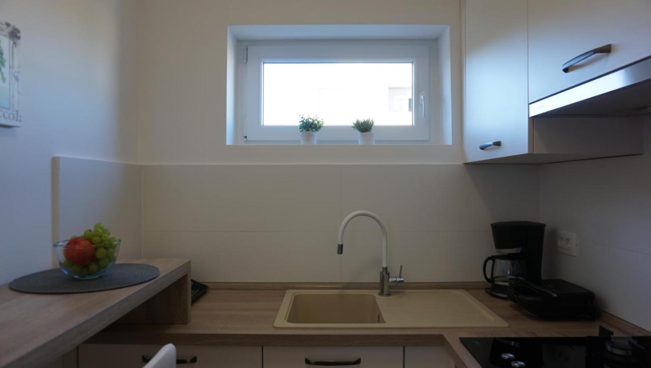 Apartman Luka Pula Exterior foto