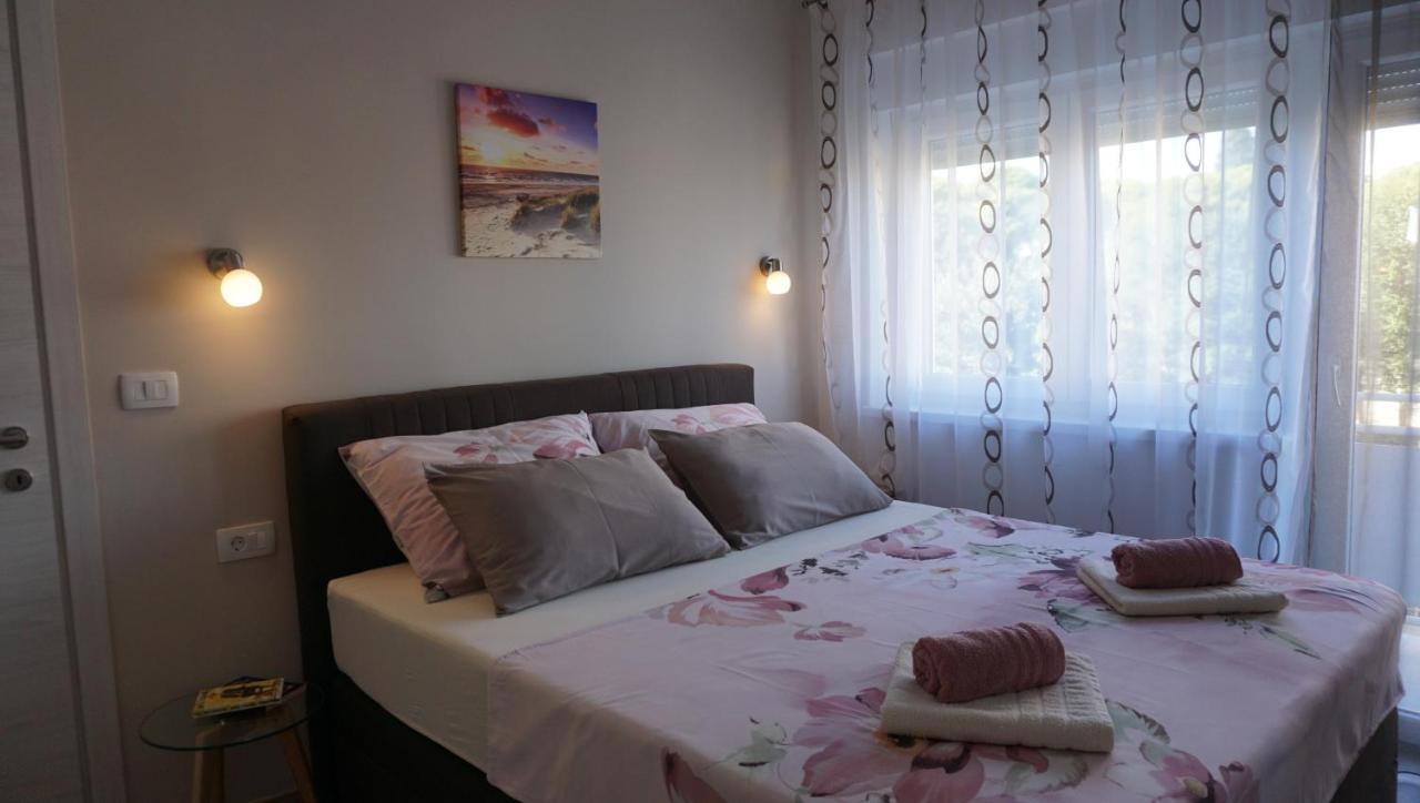 Apartman Luka Pula Exterior foto