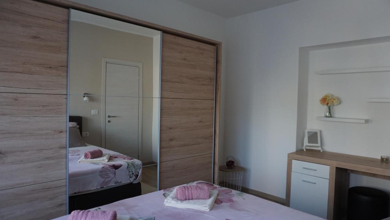 Apartman Luka Pula Exterior foto