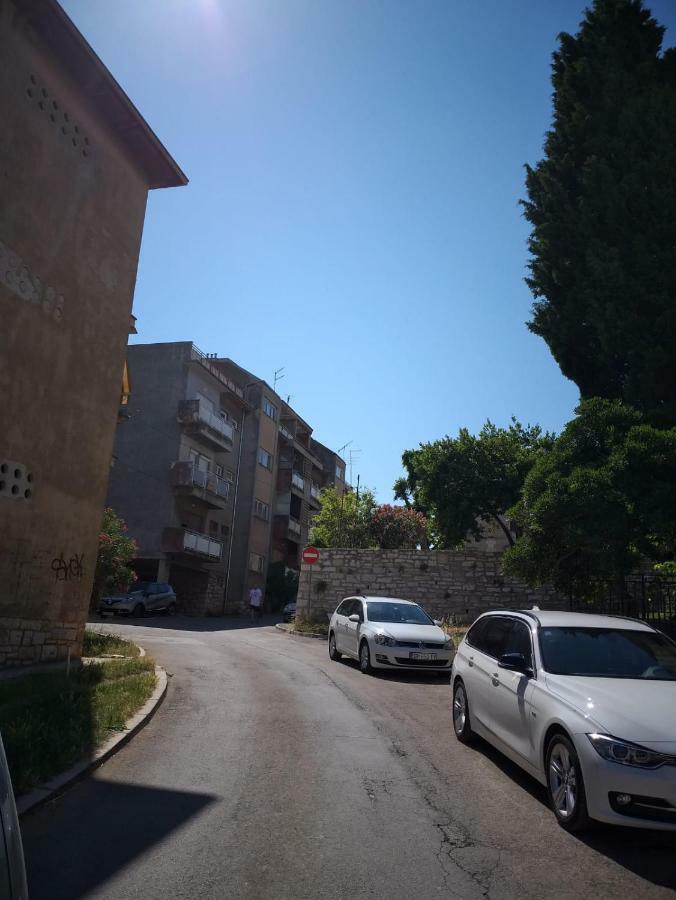 Apartman Luka Pula Exterior foto